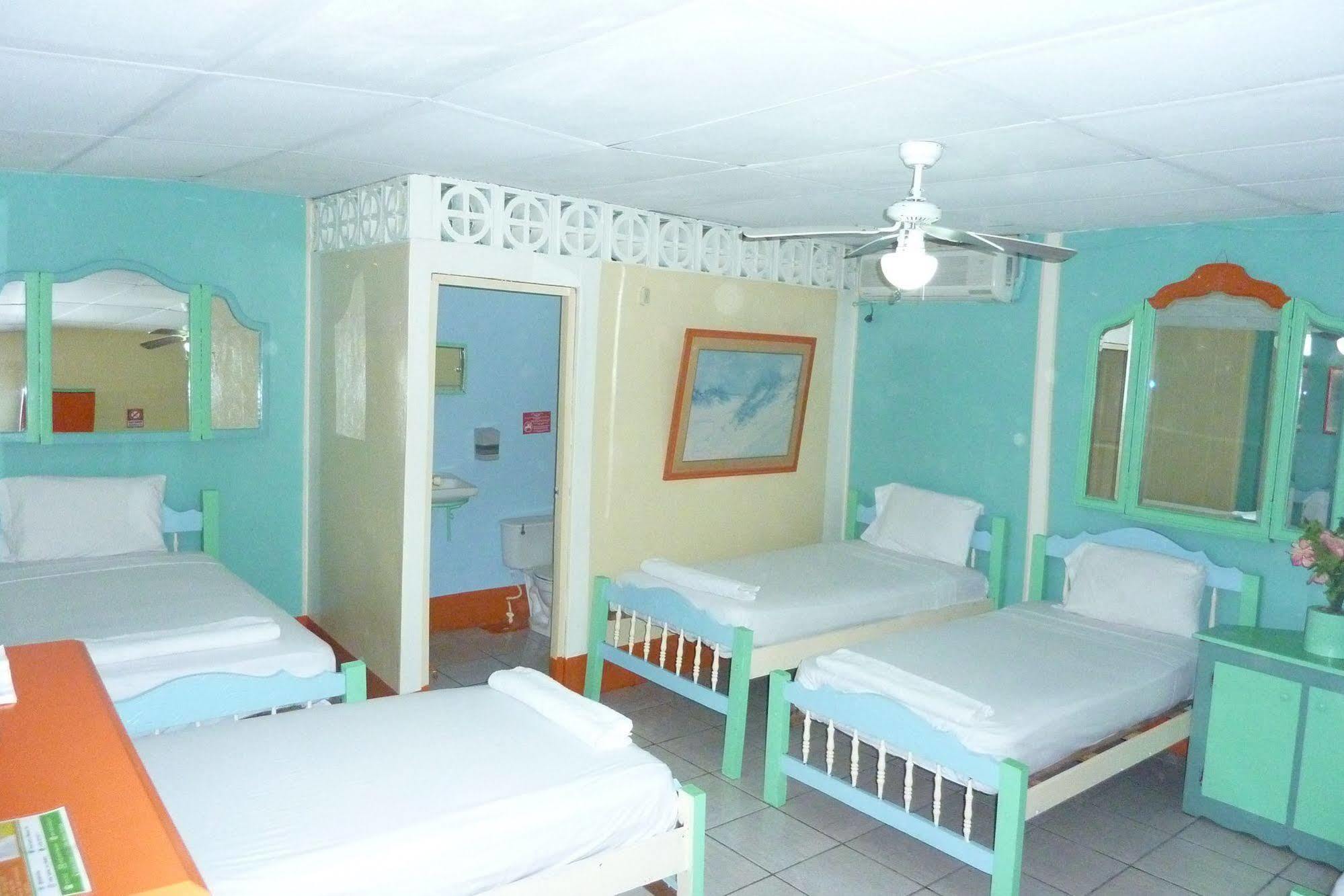 מסאיה Hotel Ivania'S מראה חיצוני תמונה