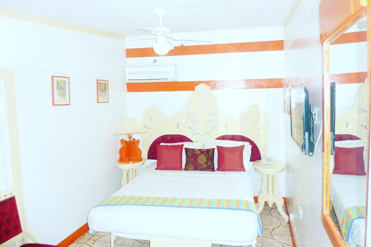 מסאיה Hotel Ivania'S מראה חיצוני תמונה