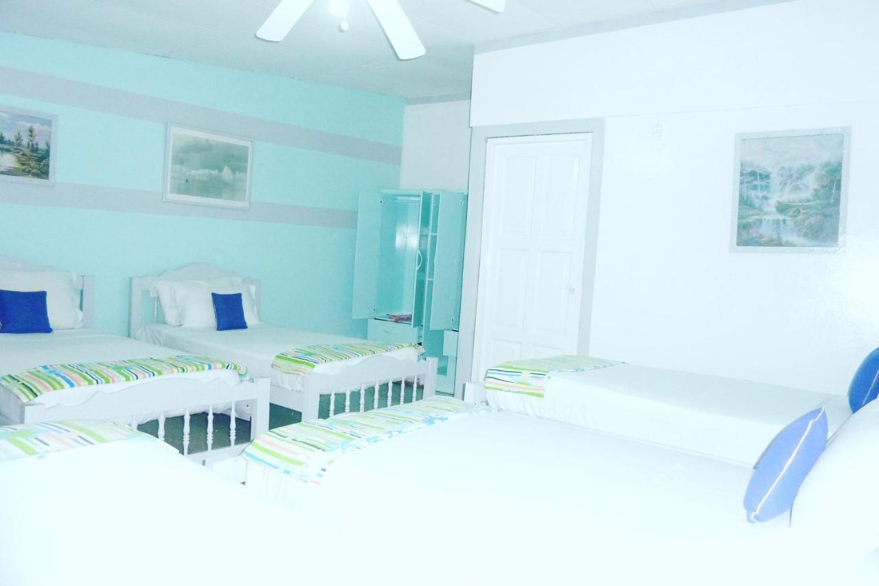 מסאיה Hotel Ivania'S מראה חיצוני תמונה